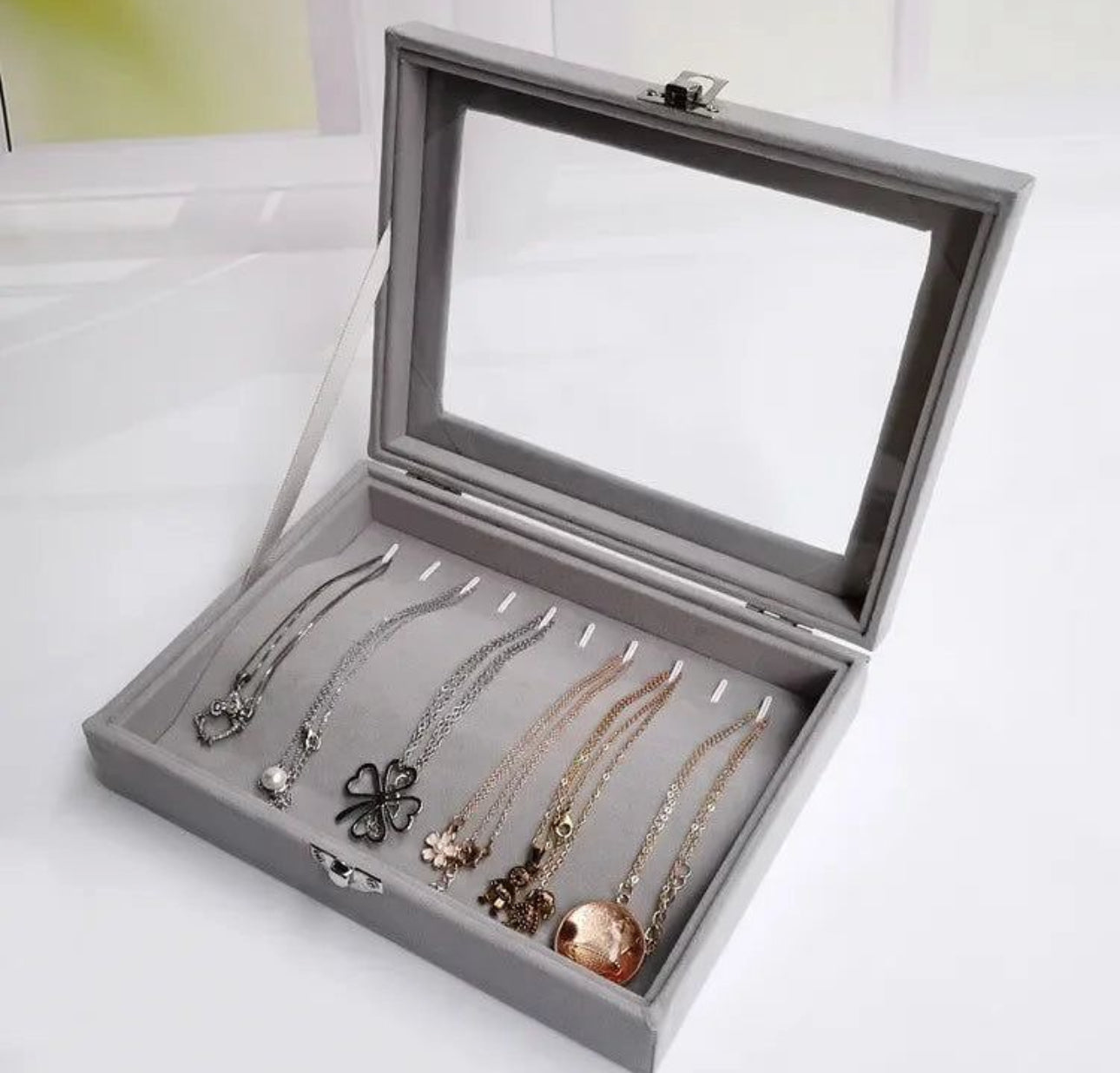 Necklace organizer box