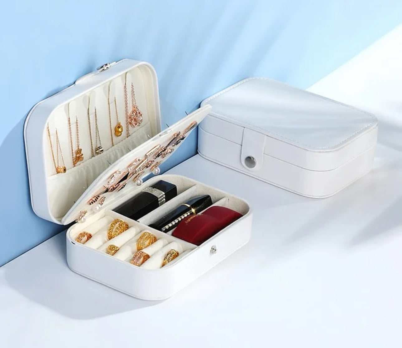 Portable jewelry box